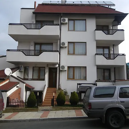 Deskoni's Place Lozenets