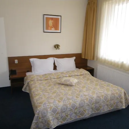 Deskoni's Place Guest house 2*
