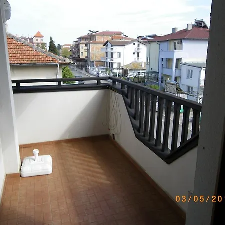 Deskoni's Place Guest house 2*